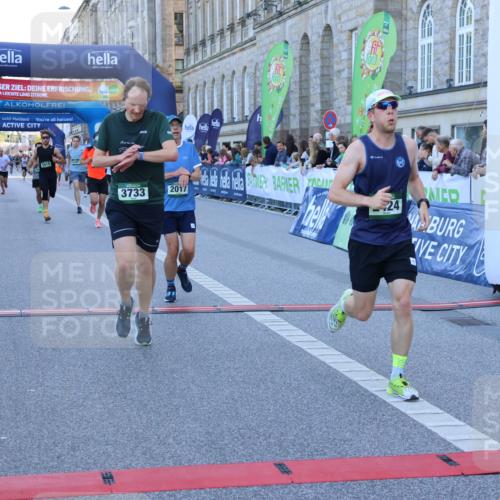 01.09.2024 - BARMER Alsterlauf Strokosch-Dieckow http://msf.ph/oto/6889334 01.09.2024 09:44:30 Ziel 2017, 2257, 2422, 2424, 3273, 3466, 3495, 3733, 3919, 4221, 4310, 4685, 5197, 8094, 8145, 8264 meine-sportfotos.de