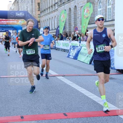 01.09.2024 - BARMER Alsterlauf Strokosch-Dieckow http://msf.ph/oto/6889336 01.09.2024 09:44:30 Ziel 2017, 2257, 2422, 2424, 3273, 3466, 3495, 3733, 3919, 4221, 4310, 4685, 5197, 8094, 8145, 8264 meine-sportfotos.de