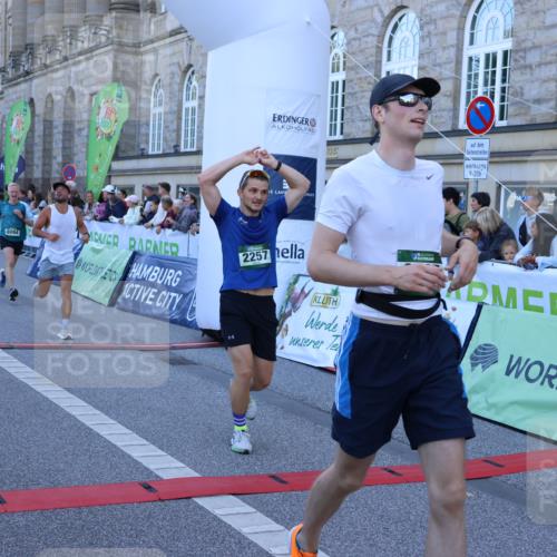 01.09.2024 - BARMER Alsterlauf Strokosch-Dieckow http://msf.ph/oto/6889350 01.09.2024 09:44:39 Ziel 2257, 2422, 3495, 3899, 4221, 4747, 4987, 5006, 5009, 8094, 8145, 8264, 8280 meine-sportfotos.de