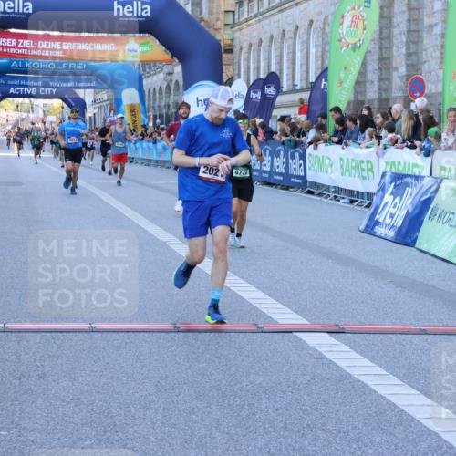 01.09.2024 - BARMER Alsterlauf Strokosch-Dieckow http://msf.ph/oto/6889367 01.09.2024 09:44:52 Ziel 2021, 2407, 3806, 3814, 3899, 4040, 4377, 4772 meine-sportfotos.de