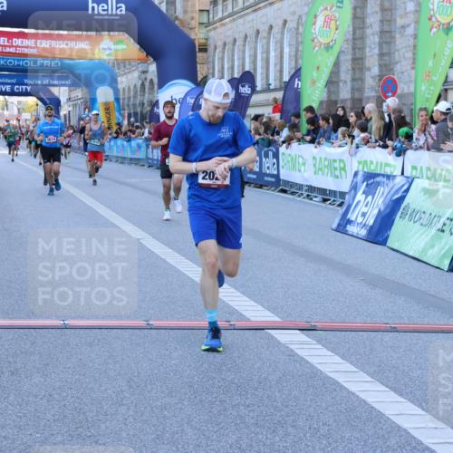 01.09.2024 - BARMER Alsterlauf Strokosch-Dieckow http://msf.ph/oto/6889369 01.09.2024 09:44:52 Ziel 2021, 2407, 3806, 3814, 3899, 4040, 4377, 4772 meine-sportfotos.de