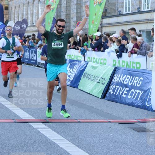 01.09.2024 - BARMER Alsterlauf Strokosch-Dieckow http://msf.ph/oto/6889405 01.09.2024 09:45:07 Ziel 2708, 3215, 3290, 3503, 3545, 3597, 3756, 4143, 4328, 4368, 4644, 5089, 5247, 5279 meine-sportfotos.de