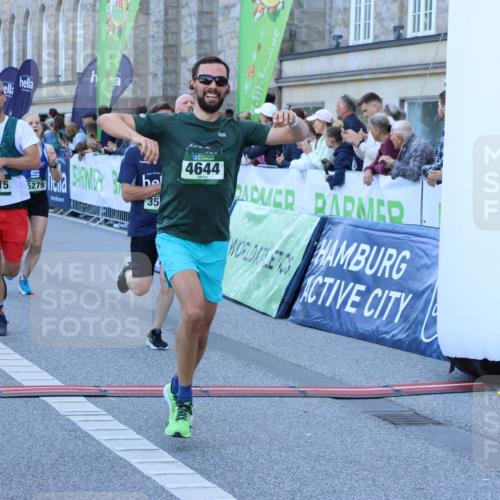 01.09.2024 - BARMER Alsterlauf Strokosch-Dieckow http://msf.ph/oto/6889407 01.09.2024 09:45:07 Ziel 2708, 3215, 3290, 3503, 3545, 3597, 3756, 4143, 4328, 4368, 4644, 5089, 5247, 5279 meine-sportfotos.de