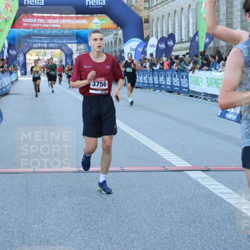 01.09.2024 - BARMER Alsterlauf Strokosch-Dieckow http://msf.ph/oto/6889423 01.09.2024 09:45:12 Ziel 2708, 3520, 3545, 3597, 3756, 4143, 4328, 4368, 4493, 5089, 5151, 5247, 5279, 8099 meine-sportfotos.de