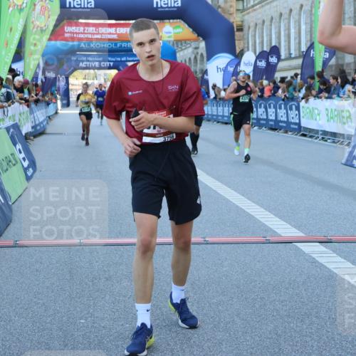 01.09.2024 - BARMER Alsterlauf Strokosch-Dieckow http://msf.ph/oto/6889429 01.09.2024 09:45:13 Ziel 2708, 3474, 3520, 3545, 3597, 3756, 4143, 4328, 4368, 4493, 5089, 5151, 5247, 8099 meine-sportfotos.de