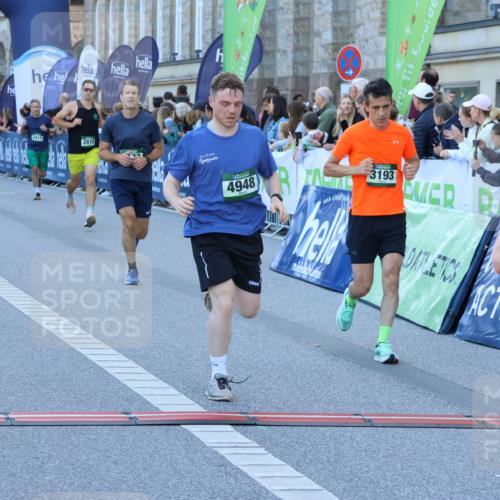 01.09.2024 - BARMER Alsterlauf Strokosch-Dieckow http://msf.ph/oto/6889567 01.09.2024 09:46:28 Ziel 2469, 2756, 2810, 3150, 3193, 3411, 3576, 3715, 4118, 4323, 4671, 4948, 4968, 5080, 5173, 8091, 8168, 8372, 8384 meine-sportfotos.de
