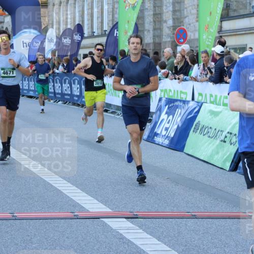 01.09.2024 - BARMER Alsterlauf Strokosch-Dieckow http://msf.ph/oto/6889574 01.09.2024 09:46:29 Ziel 2469, 2756, 2810, 3150, 3193, 3411, 3576, 3715, 4118, 4323, 4671, 4948, 4968, 5080, 5173, 8091, 8168, 8372, 8384 meine-sportfotos.de