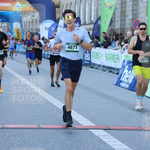 01.09.2024 - BARMER Alsterlauf Strokosch-Dieckow http://msf.ph/oto/6889577 01.09.2024 09:46:31 Ziel 2110, 2406, 2469, 2756, 2810, 3193, 3411, 3576, 3715, 4118, 4323, 4671, 4948, 5080, 5173, 8091, 8168, 8372, 8384 meine-sportfotos.de