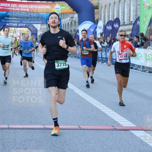 01.09.2024 - BARMER Alsterlauf Strokosch-Dieckow http://msf.ph/oto/6889580 01.09.2024 09:46:32 Ziel 2110, 2406, 2469, 2756, 2810, 3193, 3411, 3576, 3715, 4118, 4323, 4671, 5080, 5173, 8091, 8168, 8233, 8372, 8384 meine-sportfotos.de