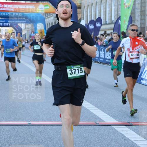 01.09.2024 - BARMER Alsterlauf Strokosch-Dieckow http://msf.ph/oto/6889584 01.09.2024 09:46:33 Ziel 2110, 2406, 2469, 2756, 2810, 3411, 3576, 3715, 4118, 4323, 4671, 5080, 5173, 8091, 8168, 8233, 8370, 8372, 8384 meine-sportfotos.de