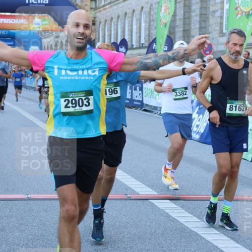 01.09.2024 - BARMER Alsterlauf Strokosch-Dieckow http://msf.ph/oto/6889620 01.09.2024 09:46:49 Ziel 2487, 2702, 2847, 2903, 3244, 3378, 3382, 3848, 4020, 4281, 4569, 4677, 4800, 4838, 5196, 8162, 8332 meine-sportfotos.de