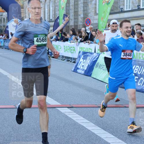 01.09.2024 - BARMER Alsterlauf Strokosch-Dieckow http://msf.ph/oto/6889629 01.09.2024 09:46:52 Ziel 2847, 3244, 3378, 3382, 3848, 4020, 4281, 4569, 4800, 8332 meine-sportfotos.de