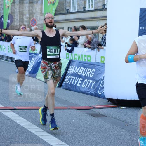 01.09.2024 - BARMER Alsterlauf Strokosch-Dieckow http://msf.ph/oto/6889631 01.09.2024 09:46:54 Ziel 2847, 3244, 3378, 3848, 4020, 4281, 4569, 4800, 8332 meine-sportfotos.de