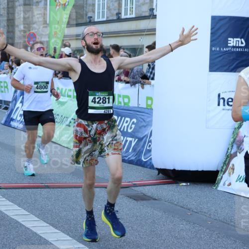 01.09.2024 - BARMER Alsterlauf Strokosch-Dieckow http://msf.ph/oto/6889633 01.09.2024 09:46:54 Ziel 2847, 3244, 3378, 3848, 4020, 4281, 4569, 4800, 8332 meine-sportfotos.de