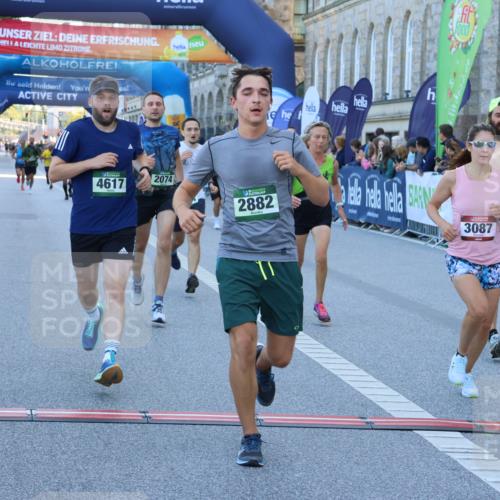 01.09.2024 - BARMER Alsterlauf Strokosch-Dieckow http://msf.ph/oto/6889659 01.09.2024 09:47:15 Ziel 2074, 2090, 2324, 2882, 3073, 3087, 3939, 4201, 4284, 4617, 4877, 5060, 5076, 5077 meine-sportfotos.de