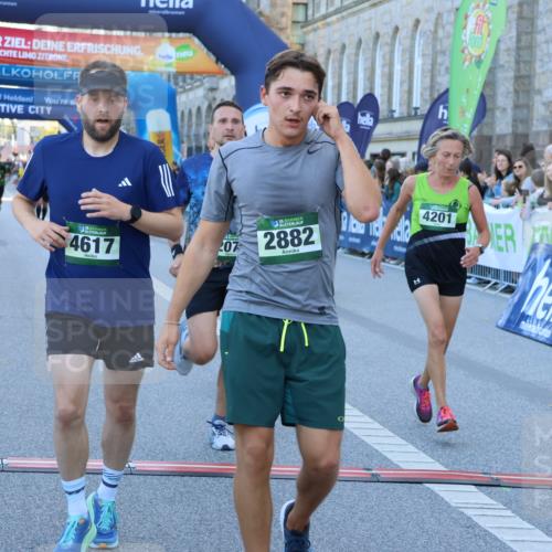 01.09.2024 - BARMER Alsterlauf Strokosch-Dieckow http://msf.ph/oto/6889665 01.09.2024 09:47:16 Ziel 2074, 2090, 2324, 2882, 3073, 3087, 4201, 4284, 4617, 4877, 5060, 5076, 5077 meine-sportfotos.de