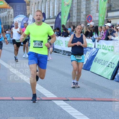 01.09.2024 - BARMER Alsterlauf Strokosch-Dieckow http://msf.ph/oto/6889679 01.09.2024 09:47:27 Ziel 2660, 3003, 3165, 3291, 4088, 4483, 5002, 5057, 5077, 8092, 8119, 8305 meine-sportfotos.de