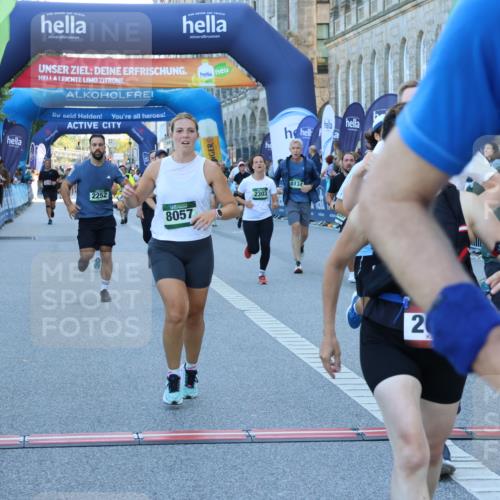 01.09.2024 - BARMER Alsterlauf Strokosch-Dieckow http://msf.ph/oto/6889684 01.09.2024 09:59:19 Ziel 2020, 2038, 2252, 2303, 2445, 2603, 2729, 2736, 3115, 3485, 3727, 4066, 4212, 4232, 4432, 4444, 4722, 5092, 5298, 8057, 8111, 8134, 8148, 8281 meine-sportfotos.de