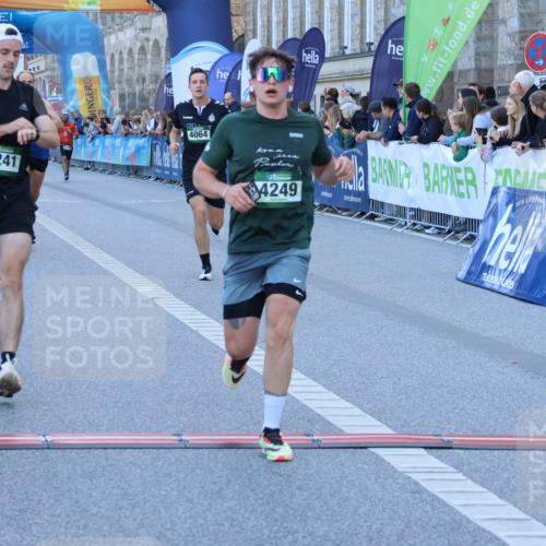01.09.2024 - BARMER Alsterlauf Strokosch-Dieckow http://msf.ph/oto/6889745 01.09.2024 09:47:56 Ziel 4064, 4198, 4249, 4256, 5004, 8118, 8241 meine-sportfotos.de