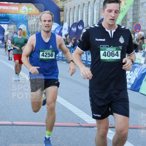 01.09.2024 - BARMER Alsterlauf Strokosch-Dieckow http://msf.ph/oto/6889757 01.09.2024 09:47:59 Ziel 3289, 4064, 4198, 4256, 4412, 4614, 5043, 5136, 8118, 8241 meine-sportfotos.de