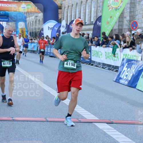 01.09.2024 - BARMER Alsterlauf Strokosch-Dieckow http://msf.ph/oto/6889760 01.09.2024 09:48:02 Ziel 2822, 3289, 4198, 4256, 4412, 4419, 4556, 4614, 5043, 5136, 8118, 8383 meine-sportfotos.de