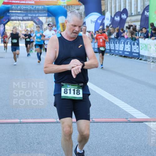 01.09.2024 - BARMER Alsterlauf Strokosch-Dieckow http://msf.ph/oto/6889769 01.09.2024 09:48:04 Ziel 2600, 2822, 2843, 3289, 4198, 4324, 4412, 4419, 4556, 4614, 4822, 5043, 5136, 8118, 8383 meine-sportfotos.de
