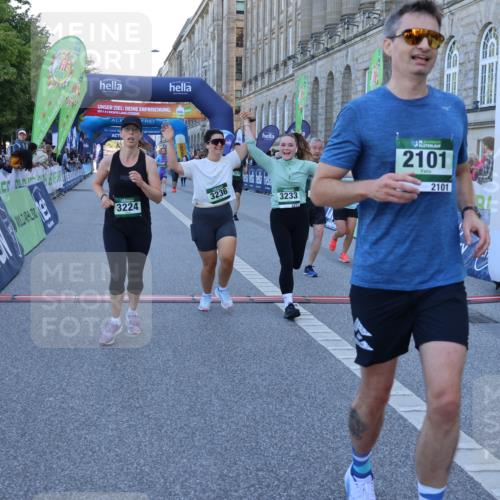 01.09.2024 - BARMER Alsterlauf Strokosch-Dieckow http://msf.ph/oto/6890572 01.09.2024 10:08:36 Ziel 2063, 2101, 2301, 2694, 2781, 2817, 3068, 3224, 3233, 3236, 3270, 4464, 4472, 4590, 5172, 8204 meine-sportfotos.de