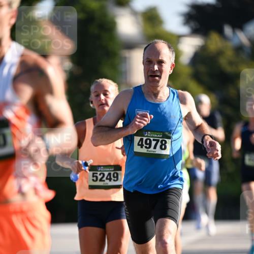 01.09.2024 - BARMER Alsterlauf Dr. Thomas Lammeyer http://msf.ph/oto/6891713 01.09.2024 09:22:33 Laufen 5249, 35, 4978 meine-sportfotos.de