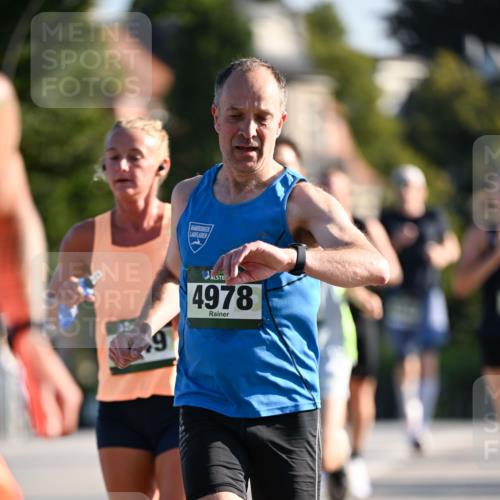 01.09.2024 - BARMER Alsterlauf Dr. Thomas Lammeyer http://msf.ph/oto/6891717 01.09.2024 09:22:34 Laufen 4978 meine-sportfotos.de