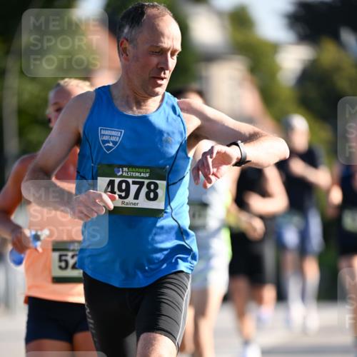 01.09.2024 - BARMER Alsterlauf Dr. Thomas Lammeyer http://msf.ph/oto/6891719 01.09.2024 09:22:34 Laufen 52, 35, 4978 meine-sportfotos.de