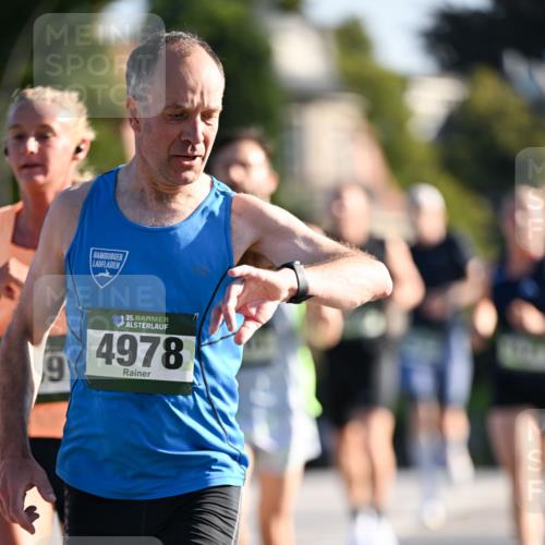 01.09.2024 - BARMER Alsterlauf Dr. Thomas Lammeyer http://msf.ph/oto/6891720 01.09.2024 09:22:34 Laufen 9, 35, 4978 meine-sportfotos.de