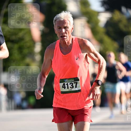 01.09.2024 - BARMER Alsterlauf Dr. Thomas Lammeyer http://msf.ph/oto/6891752 01.09.2024 09:22:38 Laufen 4137 meine-sportfotos.de