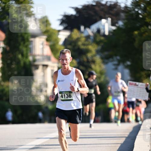 01.09.2024 - BARMER Alsterlauf Dr. Thomas Lammeyer http://msf.ph/oto/6891796 01.09.2024 09:22:48 Laufen 4136 meine-sportfotos.de