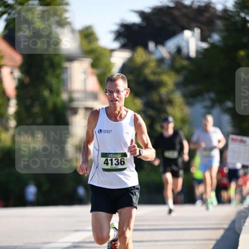 01.09.2024 - BARMER Alsterlauf Dr. Thomas Lammeyer http://msf.ph/oto/6891800 01.09.2024 09:22:49 Laufen 35, 4136 meine-sportfotos.de