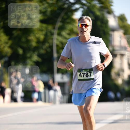01.09.2024 - BARMER Alsterlauf Dr. Thomas Lammeyer http://msf.ph/oto/6891827 01.09.2024 09:22:54 Laufen 35, 4787 meine-sportfotos.de
