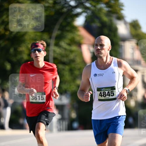 01.09.2024 - BARMER Alsterlauf Dr. Thomas Lammeyer http://msf.ph/oto/6891868 01.09.2024 09:23:03 Laufen 3615, 35, 4845, 0 meine-sportfotos.de
