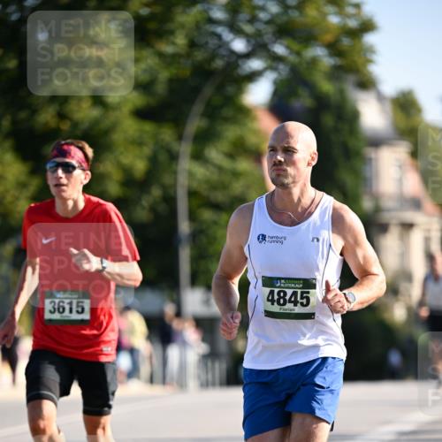 01.09.2024 - BARMER Alsterlauf Dr. Thomas Lammeyer http://msf.ph/oto/6891870 01.09.2024 09:23:03 Laufen 3615, 35, 4845 meine-sportfotos.de