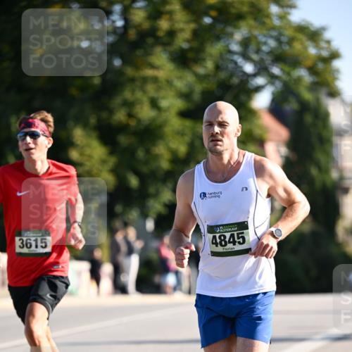 01.09.2024 - BARMER Alsterlauf Dr. Thomas Lammeyer http://msf.ph/oto/6891874 01.09.2024 09:23:03 Laufen 3615, 35, 4845 meine-sportfotos.de