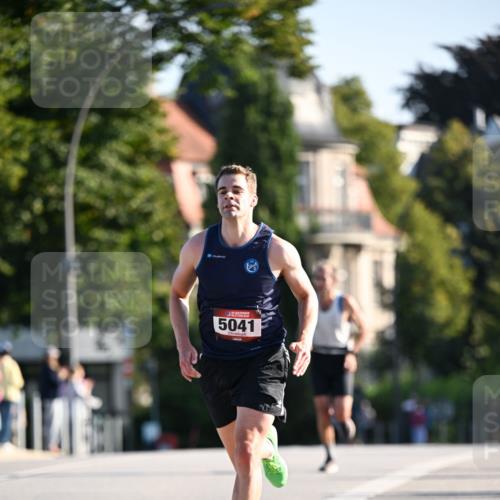 01.09.2024 - BARMER Alsterlauf Dr. Thomas Lammeyer http://msf.ph/oto/6891876 01.09.2024 09:23:04 Laufen 5041 meine-sportfotos.de