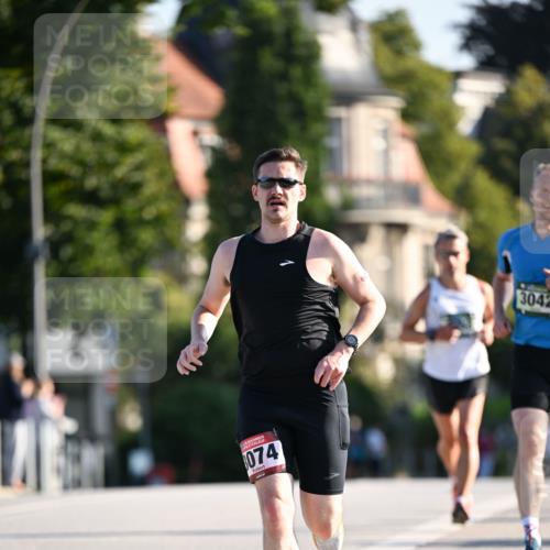 01.09.2024 - BARMER Alsterlauf Dr. Thomas Lammeyer http://msf.ph/oto/6891905 01.09.2024 09:23:10 Laufen 074, 3042 meine-sportfotos.de