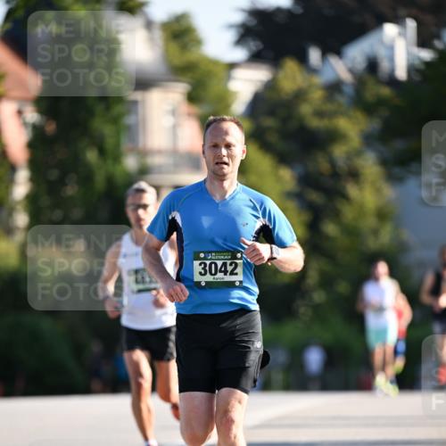 01.09.2024 - BARMER Alsterlauf Dr. Thomas Lammeyer http://msf.ph/oto/6891911 01.09.2024 09:23:11 Laufen 35, 3042 meine-sportfotos.de