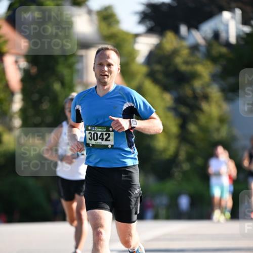 01.09.2024 - BARMER Alsterlauf Dr. Thomas Lammeyer http://msf.ph/oto/6891914 01.09.2024 09:23:11 Laufen 35, 3042 meine-sportfotos.de