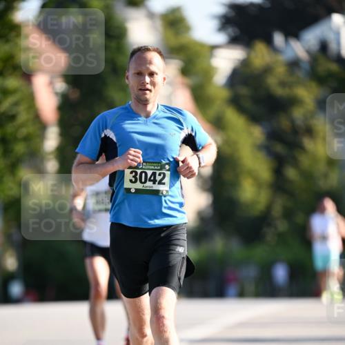 01.09.2024 - BARMER Alsterlauf Dr. Thomas Lammeyer http://msf.ph/oto/6891916 01.09.2024 09:23:12 Laufen 35, 3042 meine-sportfotos.de
