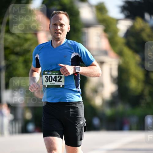 01.09.2024 - BARMER Alsterlauf Dr. Thomas Lammeyer http://msf.ph/oto/6891920 01.09.2024 09:23:12 Laufen 35, 3042 meine-sportfotos.de