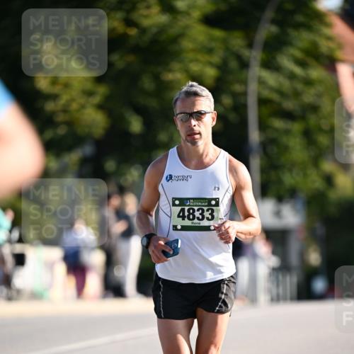 01.09.2024 - BARMER Alsterlauf Dr. Thomas Lammeyer http://msf.ph/oto/6891925 01.09.2024 09:23:13 Laufen 35, 4833 meine-sportfotos.de