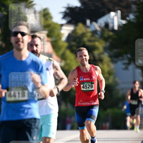01.09.2024 - BARMER Alsterlauf Dr. Thomas Lammeyer http://msf.ph/oto/6891961 01.09.2024 09:23:21 Laufen 4418, 4529 meine-sportfotos.de