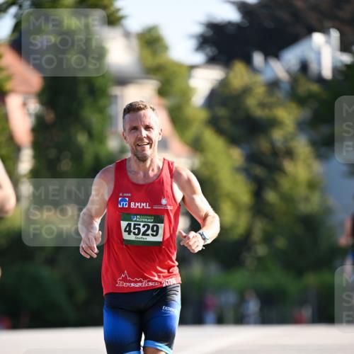 01.09.2024 - BARMER Alsterlauf Dr. Thomas Lammeyer http://msf.ph/oto/6891966 01.09.2024 09:23:22 Laufen 35, 4529, 024 meine-sportfotos.de