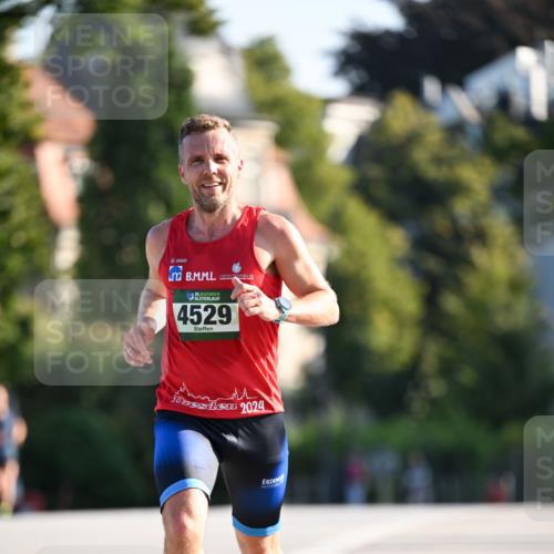 01.09.2024 - BARMER Alsterlauf Dr. Thomas Lammeyer http://msf.ph/oto/6891967 01.09.2024 09:23:22 Laufen 35, 4529, 2024 meine-sportfotos.de