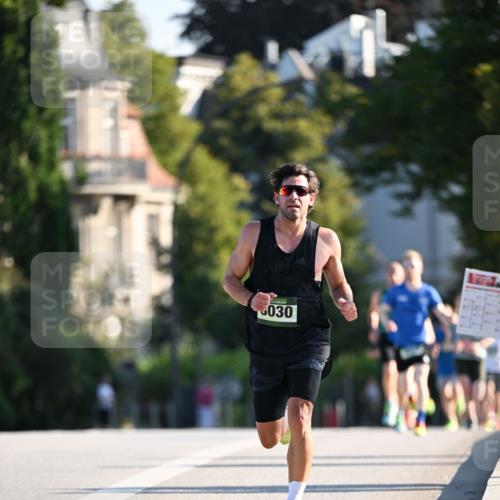 01.09.2024 - BARMER Alsterlauf Dr. Thomas Lammeyer http://msf.ph/oto/6891974 01.09.2024 09:23:25 Laufen 5030 meine-sportfotos.de