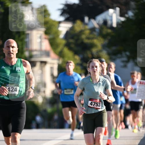 01.09.2024 - BARMER Alsterlauf Dr. Thomas Lammeyer http://msf.ph/oto/6892019 01.09.2024 09:23:33 Laufen 424, 35, 4753 meine-sportfotos.de